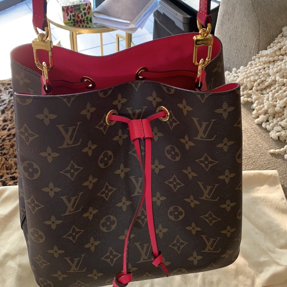 Authentic- LV Neonoe Bucket Drawstring, Freesia, Discontinued Color As Of 2019 - Picture 11 of 11